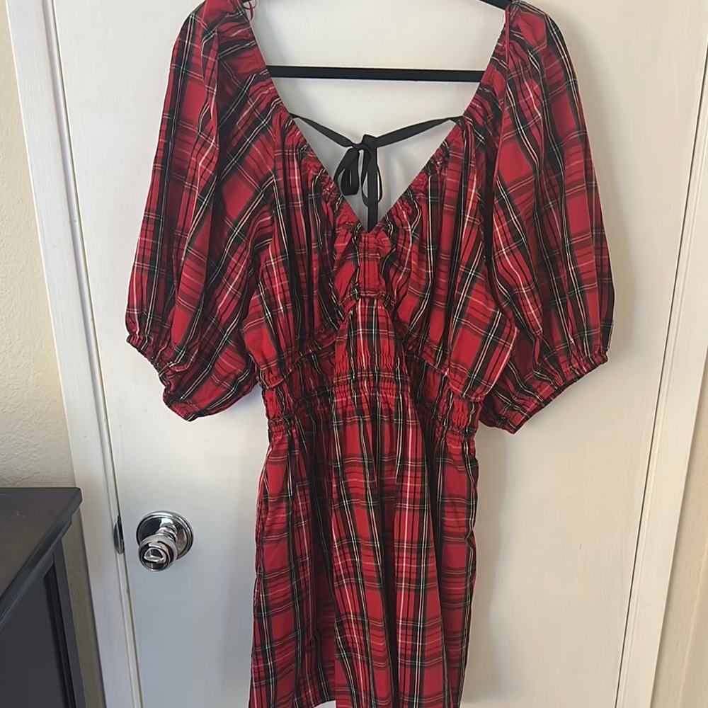 Old Navy Red and Black Puff Sleeve Dress